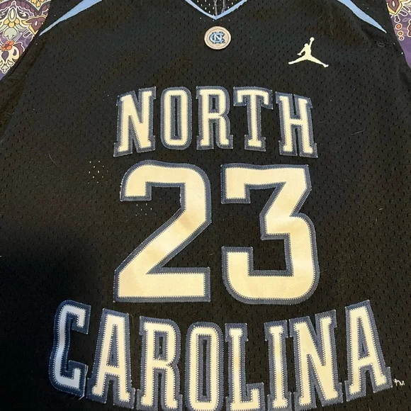 COPY - Michael Jordan UNC Jersey - Picture 7 of 11